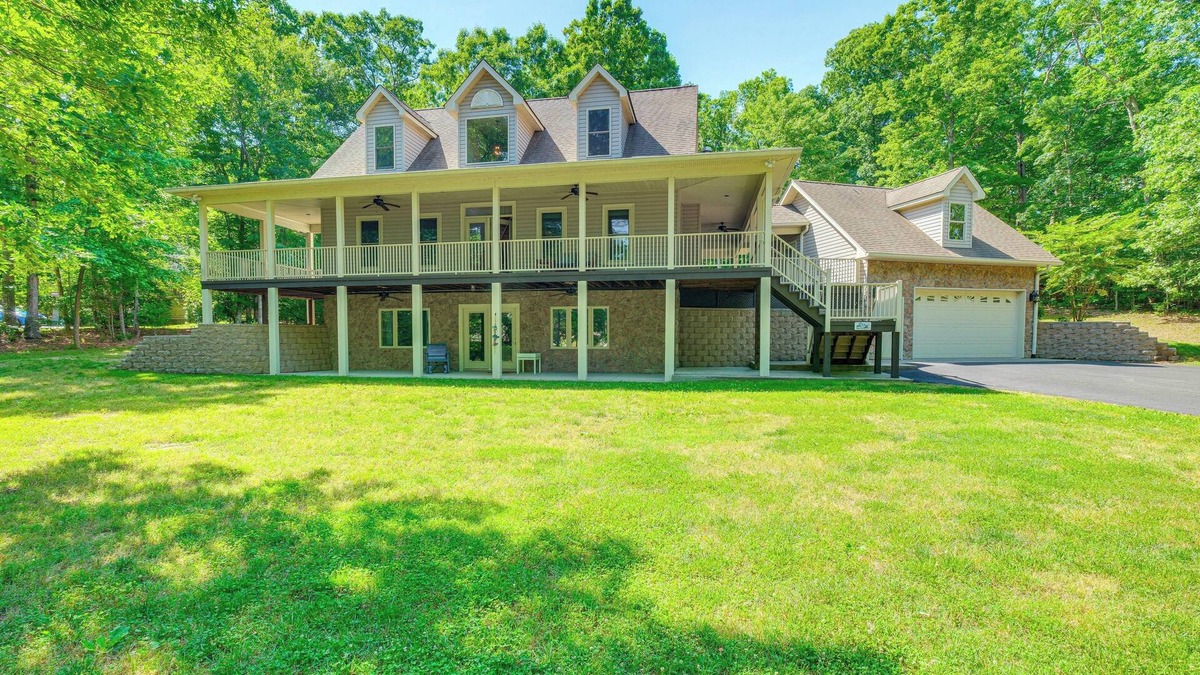 Mineral House | Hot Tub & Amenity Access: Lake Anna Retreat!