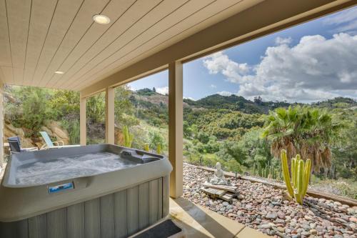 Rainbow CDP House | Hot Tub and Balcony Rainbow Retreat Near Wineries!