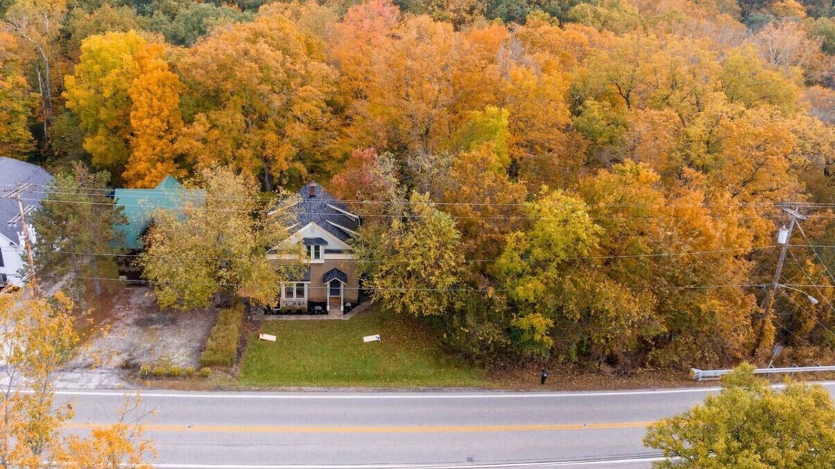 Peninsula House | Hot Tub, CVNP, Private Waterfall Trail, Firepit