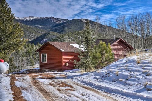 Rainbow Valley House | Hot Tub, Deck and Grill Mtn-View Divide Cabin