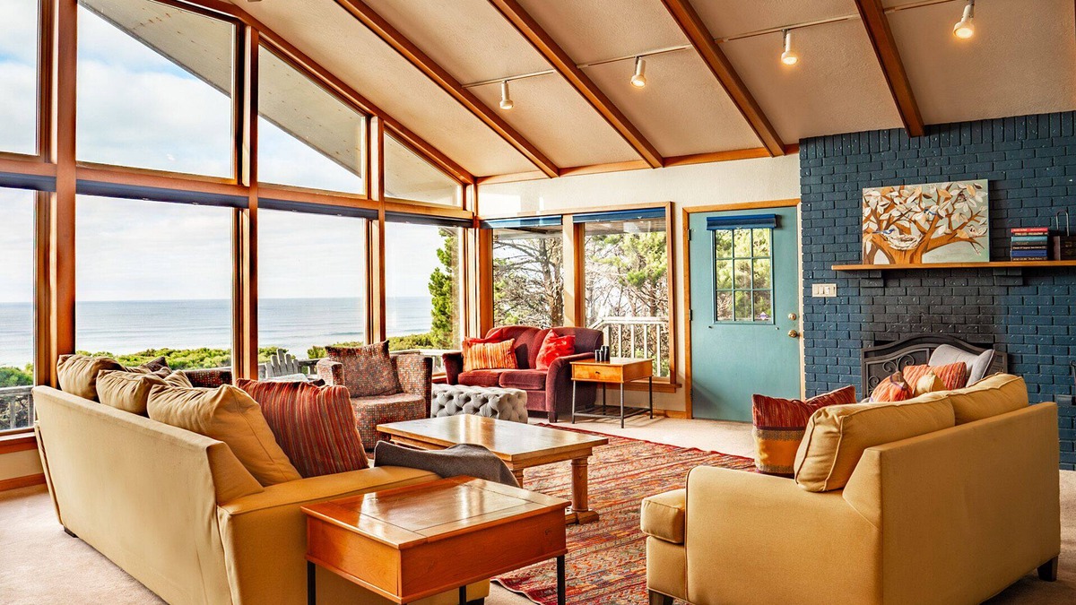 South Beach House | Hot Tub, Dog Friendly & Game Room in Large Ocean Front Home!