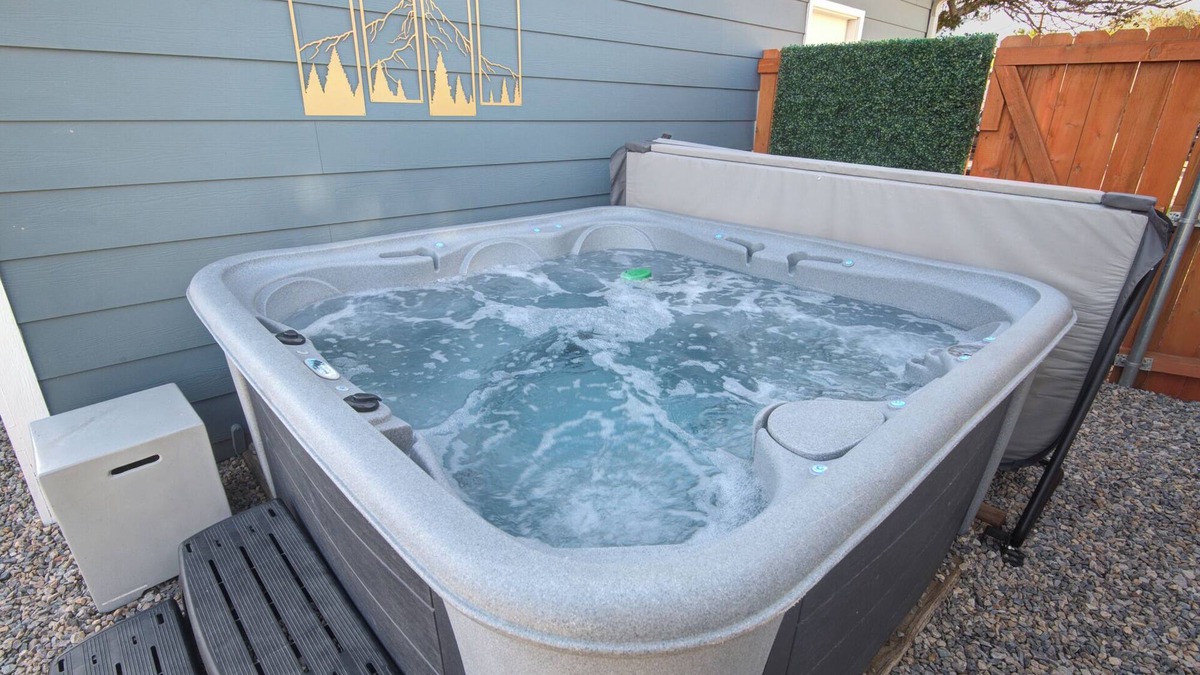 Dupont House | HOT TUB - Entire NEW Home - Walk to Light Rail - King Beds - Firepit Theatre