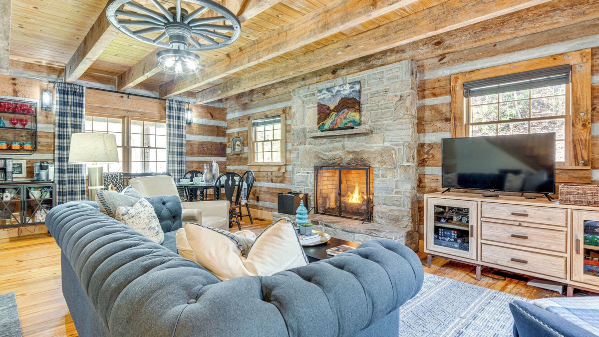 Cherokee Cabin | Hot Tub, Fire Pit & Creek Access: Whittier Cabin!
