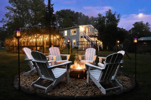 Boyce House | Hot Tub - Fire Pit - Fast Wi-Fi - Pet Friendly - Wine Country Escape