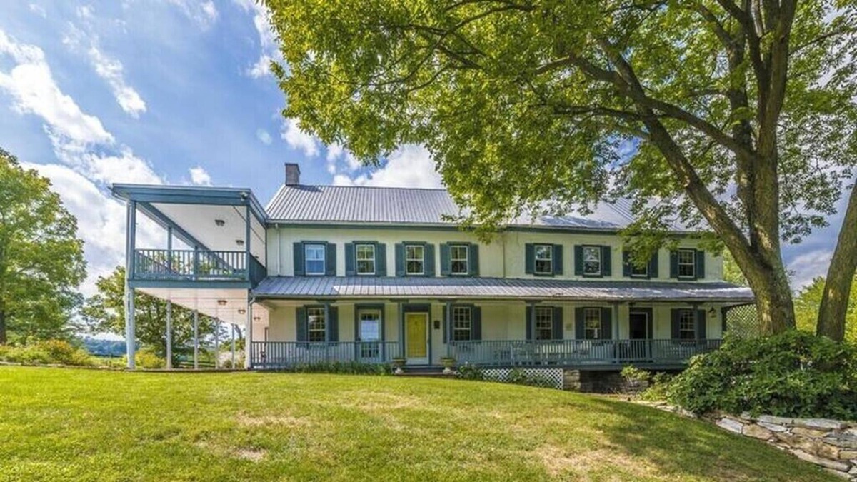 Keedysville Other | Hot Tub/Fire Pit/Grill/Balcony/Large Porch/Summertime Pool/Ask About Events