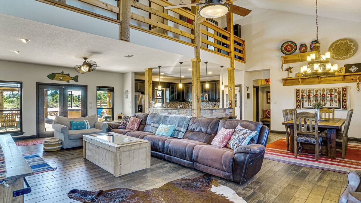 Palo Pinto County House | Hot Tub + Fire Pit: Possum Kingdom Lake Retreat!