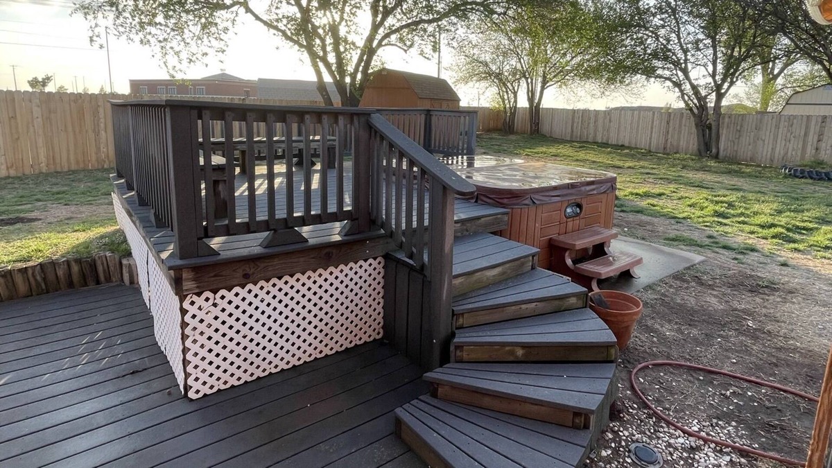 Enid House | Hot Tub & Game Room 3b/r 2.5b/r! Ultimate Getaway!