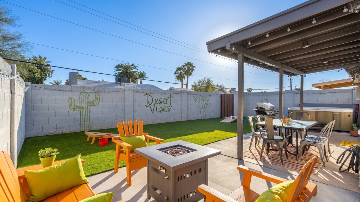 Meyer Park House | Hot Tub *Game Room - Firepit - Private Yard - ASU - Sky Harbor*