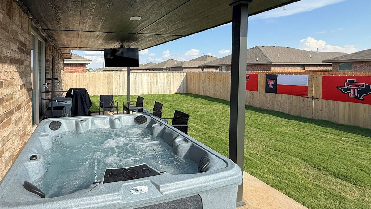 Lubbock House | Hot Tub & Game Room: 'Raider Resort' in Lubbock