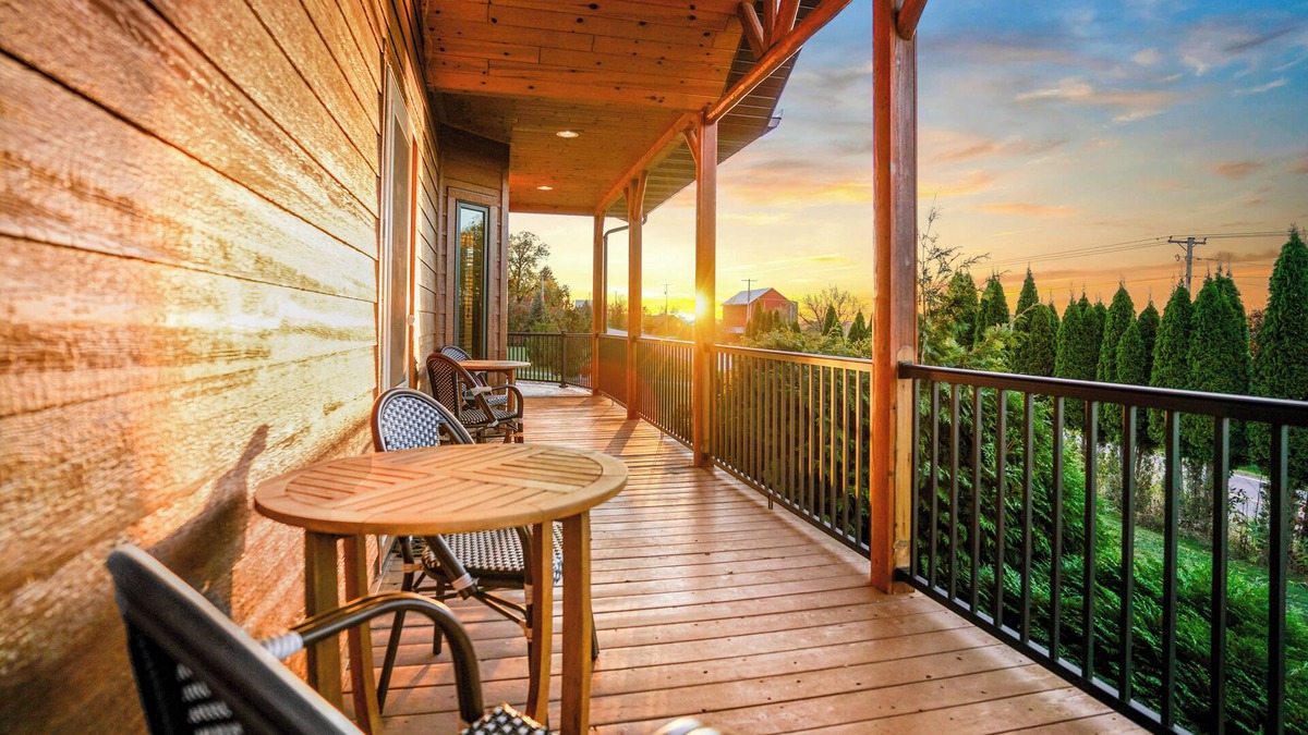 Baraboo House | Hot Tub! Game Room! Sauna! Grill! Baraboo/Dells