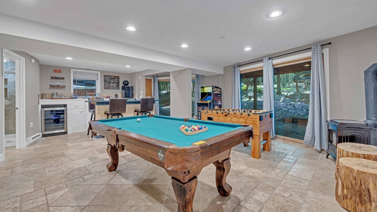 Lake Harmony House | Hot Tub|Game Room|Dog Friendly|Fire Pit|Mins>JFBB