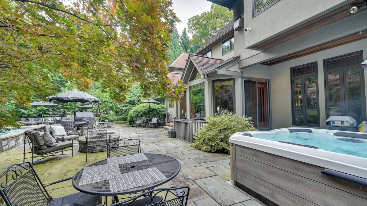 Longmeadow House | Hot Tub, Gym, Game Room! Luxe Estate in Longmeadow