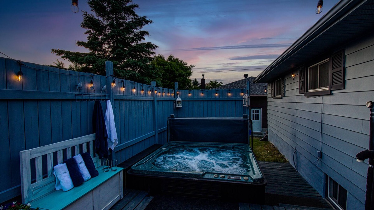 Sudbury House | Hot Tub Haven w/King Bed + More