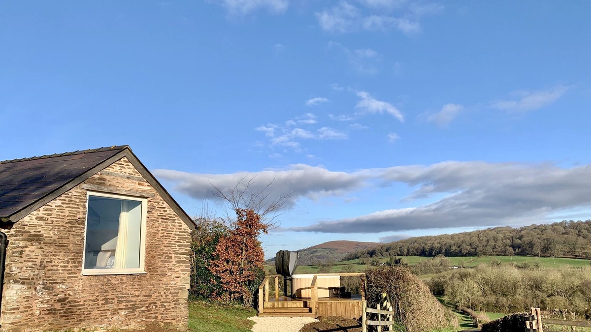 Abergavenny House | Hot Tub in The Stables