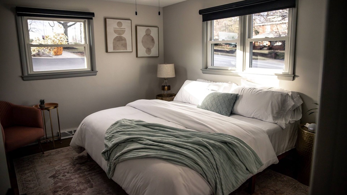Sugarcreek House | Hot tub, king beds, outdoor spaces, perfect for 2-4 guests but sleeps up to 8!