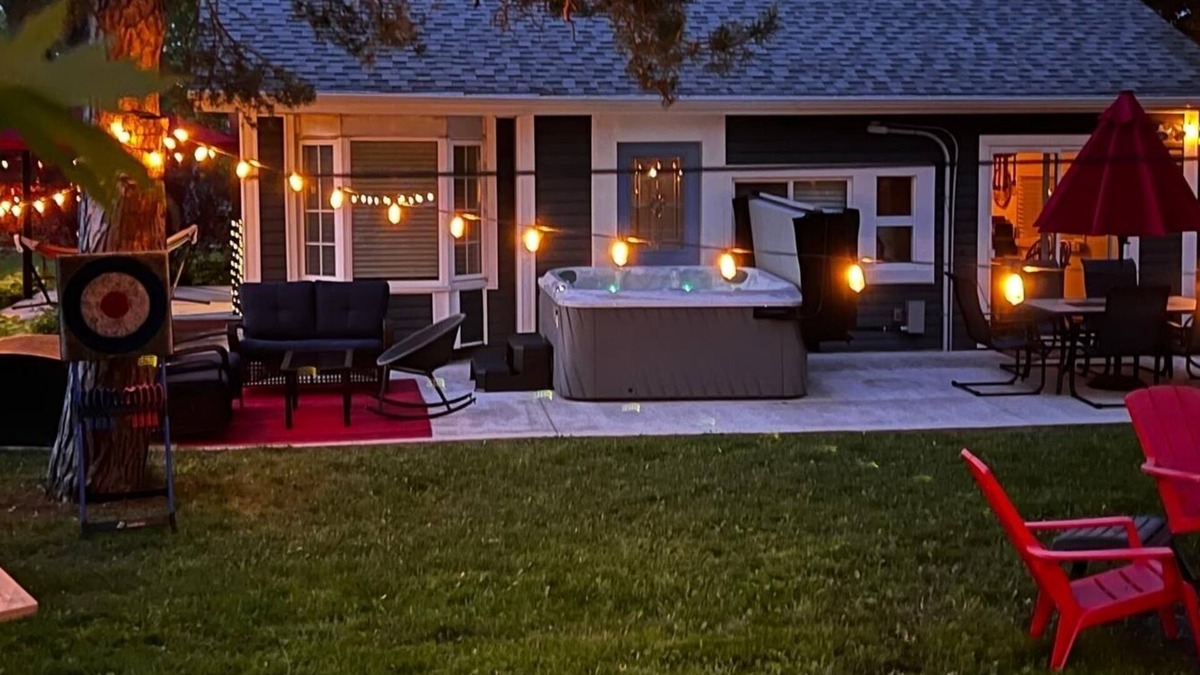 Plympton-Wyoming Cottage | Hot tub, Lakeside, Cozy Charm!