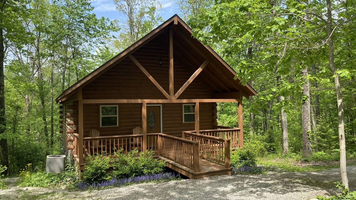 Carbon Hill House | Hot tub, Log Fireplace, Large Fire pit, large decks.