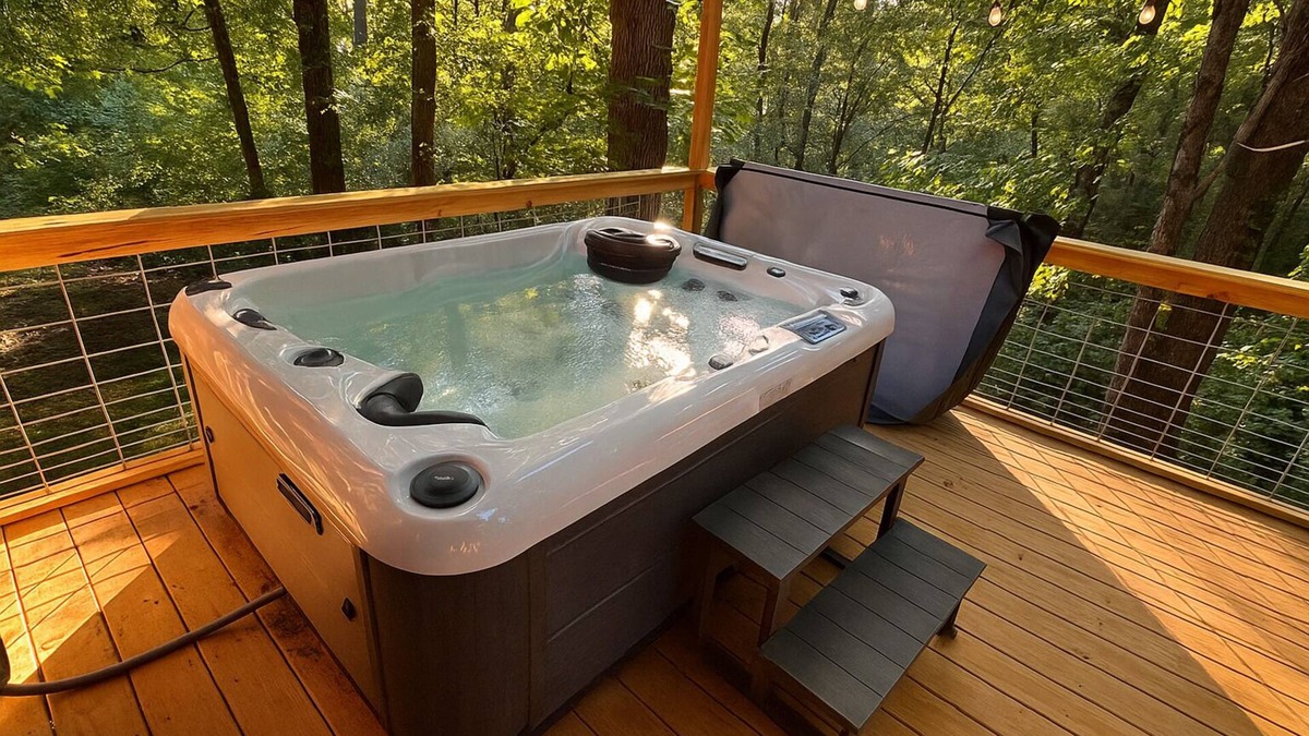 Wellington Cabin | Hot Tub -Mr Leader - Near RRG/Cave Run
