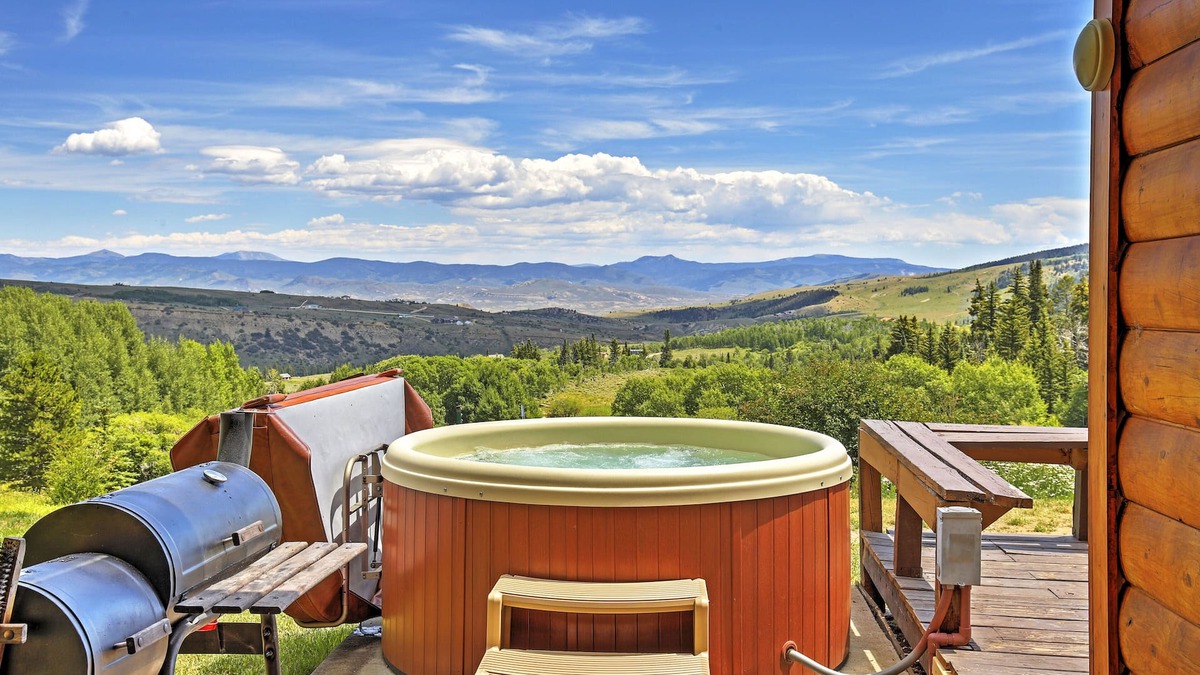 Kremmling Cabin | Hot Tub + Mtn Views: Gore Pass Kremmling Cabin