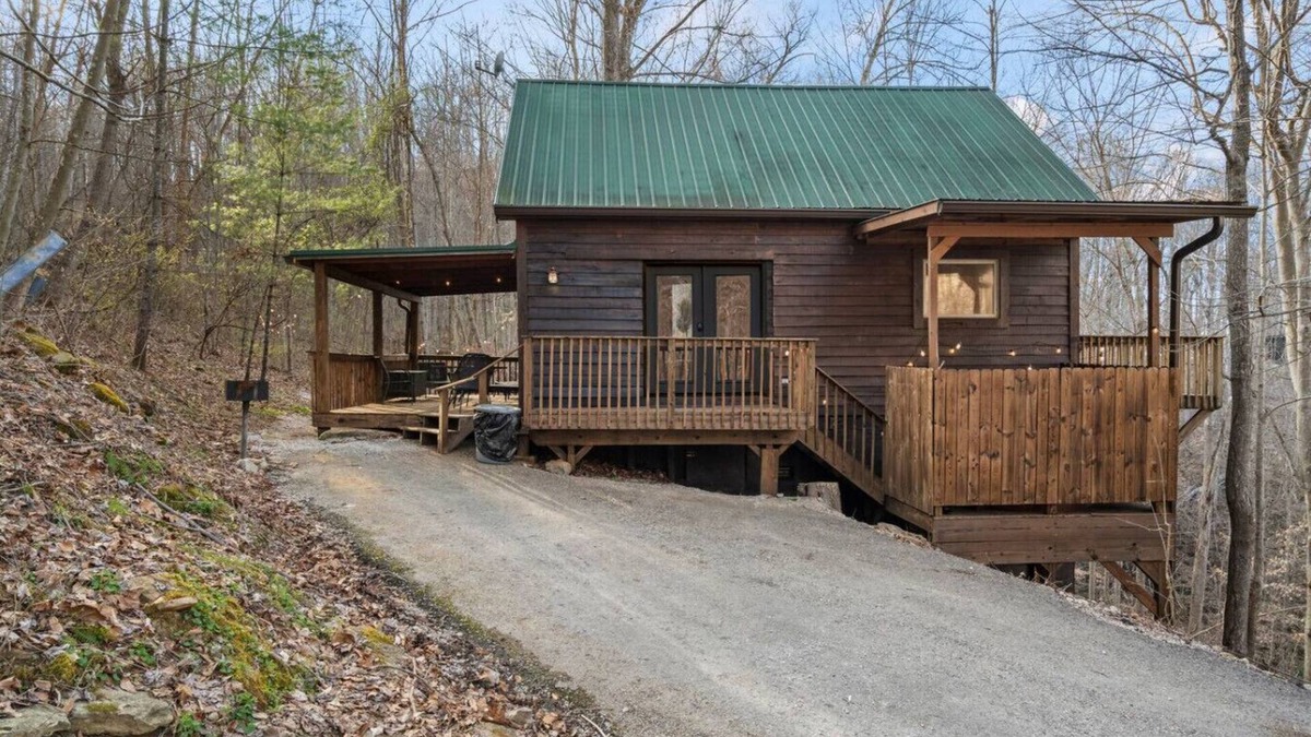 Stanton Apartment | Hot Tub, No Pet Fee, Prime Location - Beary Cozy
