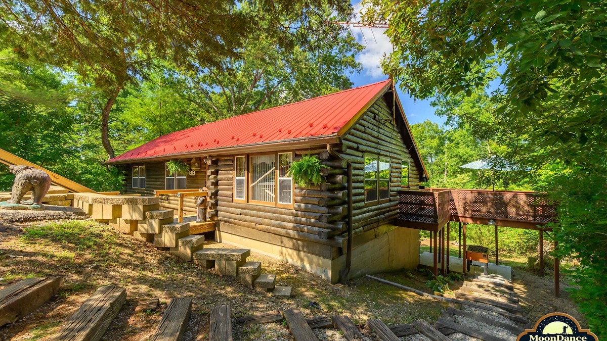 Nashville Cabin | Hot tub, Pet Friendly, Woodsy home near Downtown