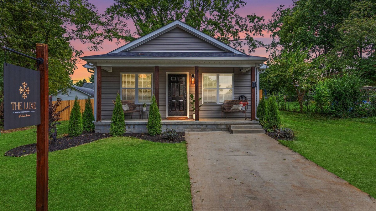 Georgetown House | Hot Tub/Playground/12 min to Horse Park/30min Ark