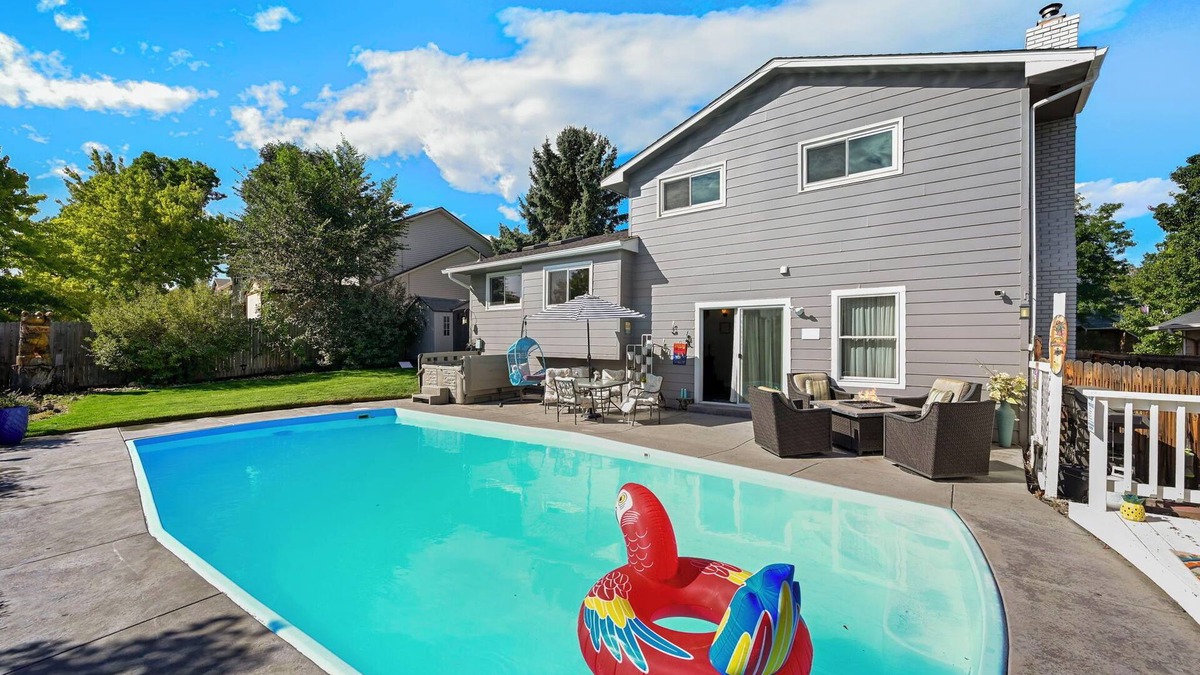 Morrison House | Hot Tub + Pool! Red Rocks Retreat!