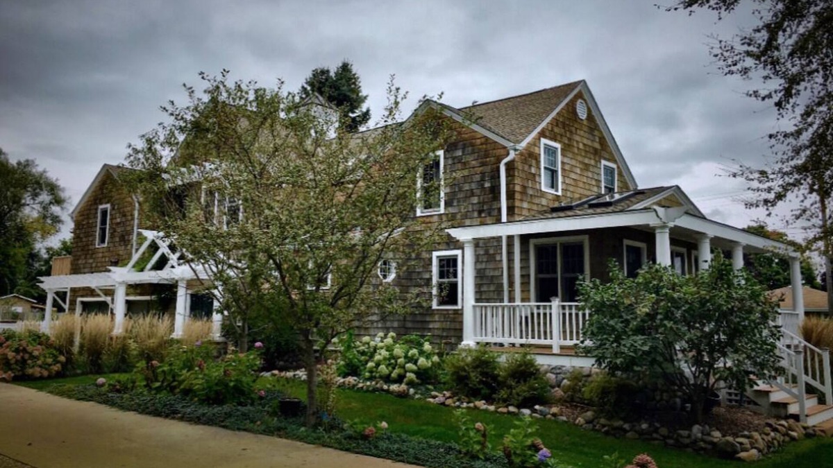 Kenosha House | Hot tub relaxing retreat. Large group gatherings! Business travel.