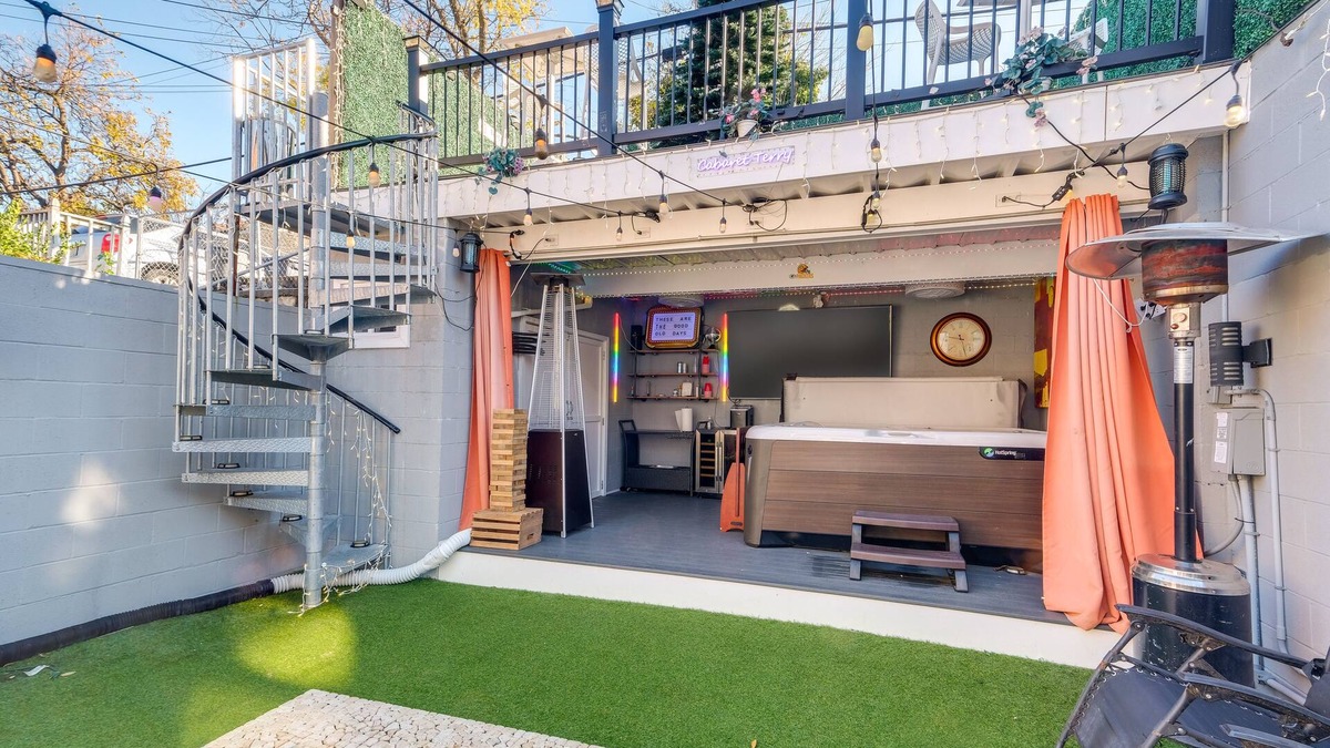 Washington House | Hot Tub & Rooftop Game Room: Unique Home in DC