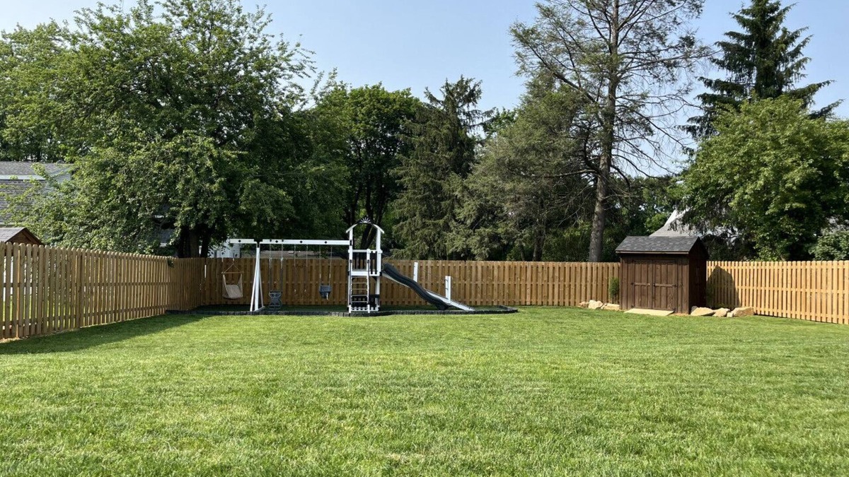 Witmer House | hot tub* swing set *5min to Lancaster city & shops