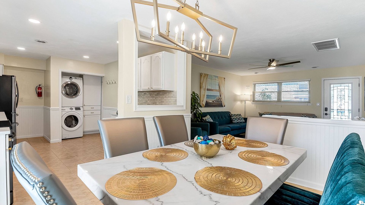 Bayview House | Hot Tub + Walk to Beach! Fully Updated!
