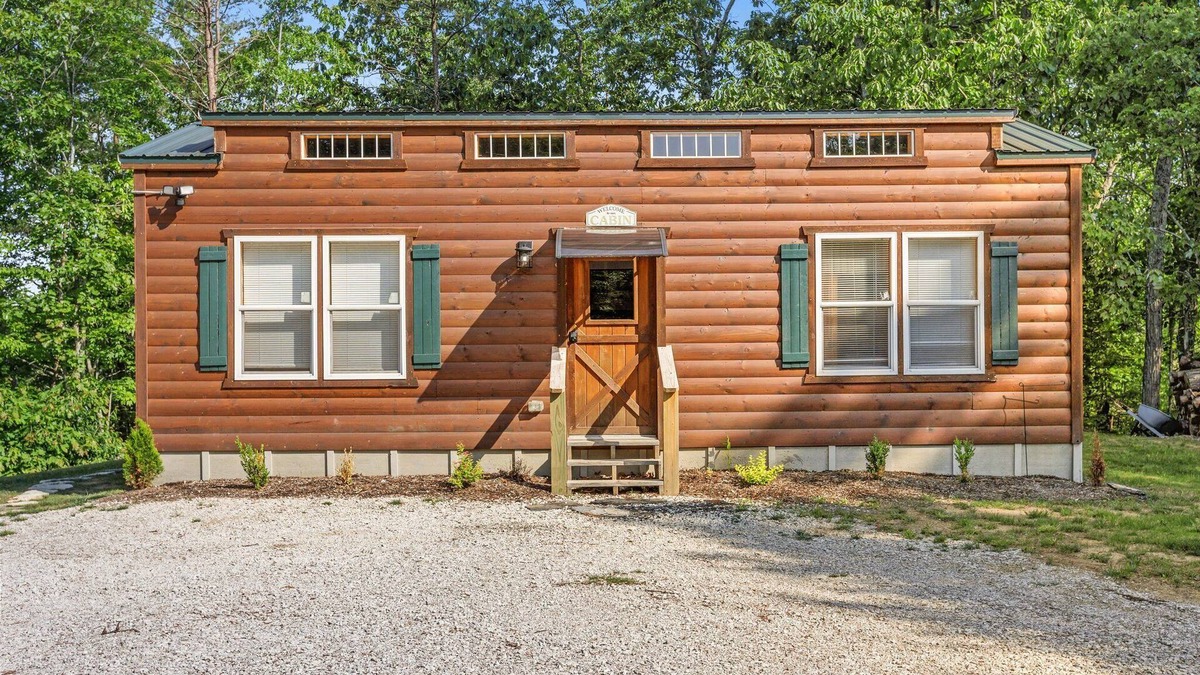 Clay City Cabin | Hot Tub, WiFi, Pet-Friendly - Cozy Tiny Cabin - The Ridge at Red River Gorge, Kentucky!