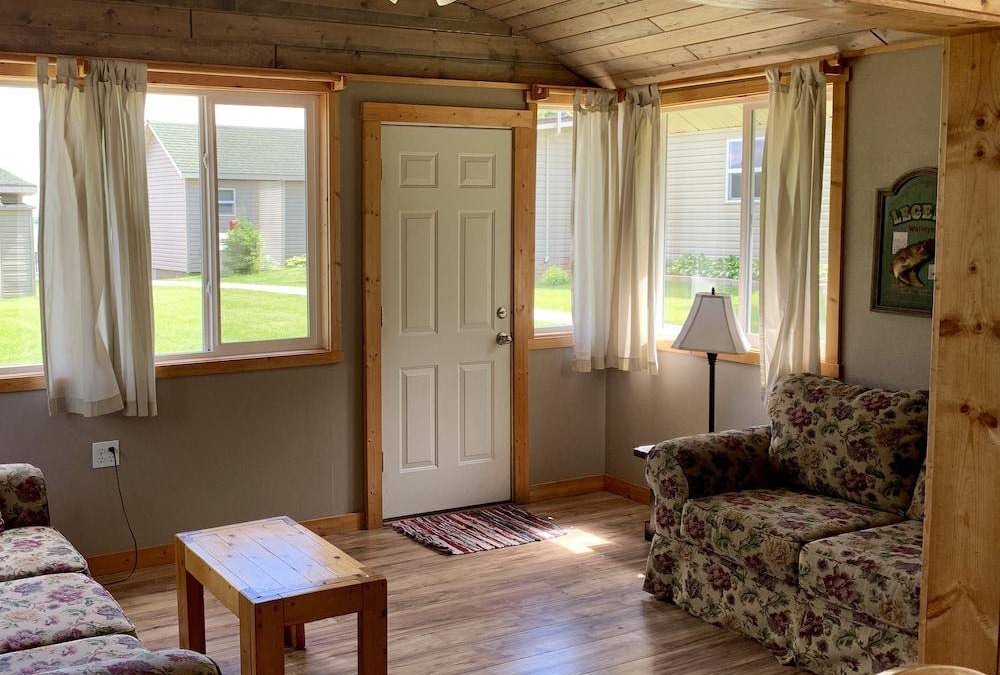 Battle Lake Hotel | Hotel ∙ 12 guests
