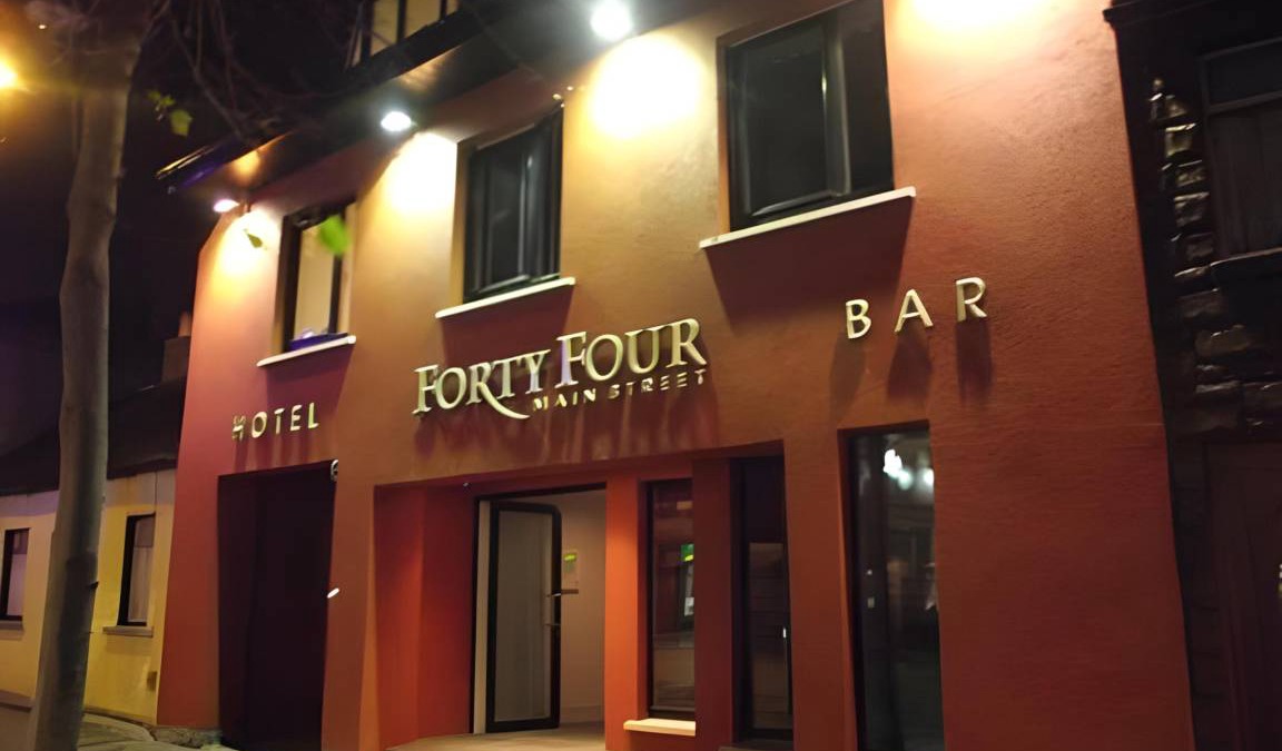 Swords Hotel | Hotel ∙ 3 guests