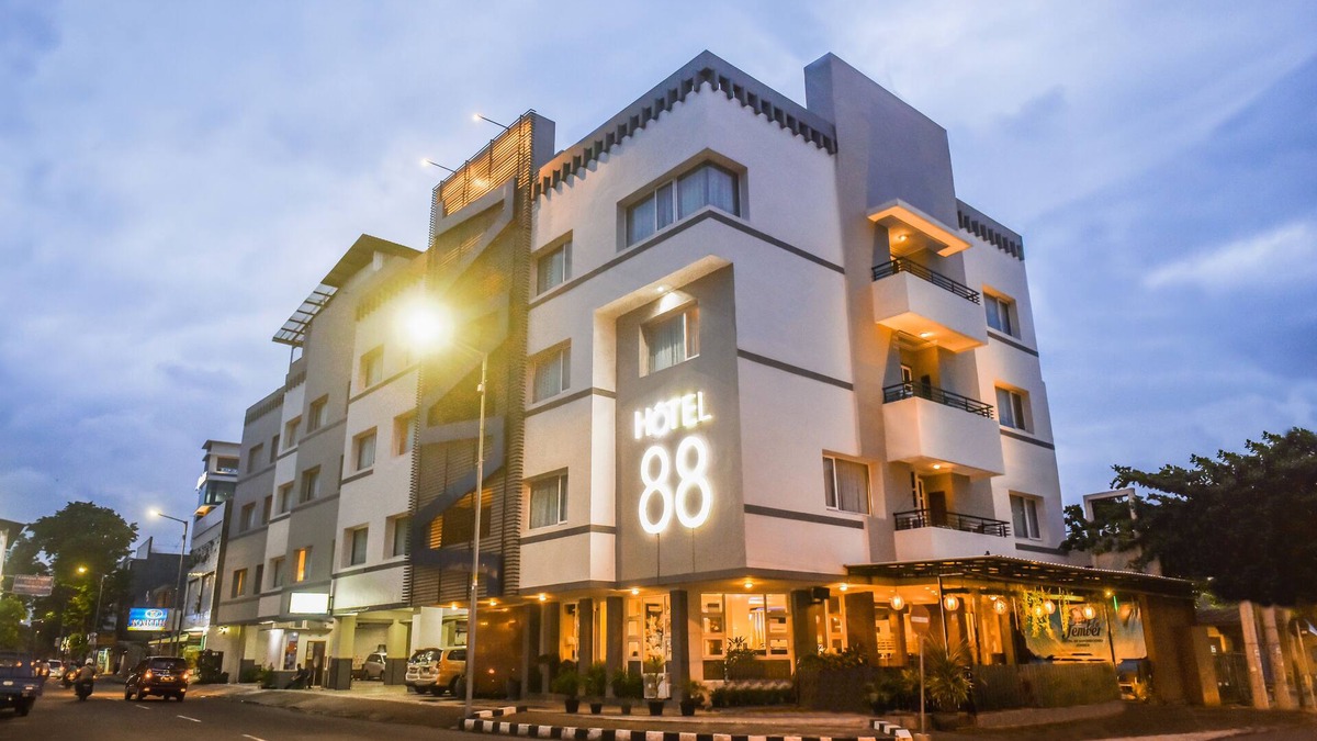 Jember Hotel | Hotel 88 Diponegoro Jember by WH