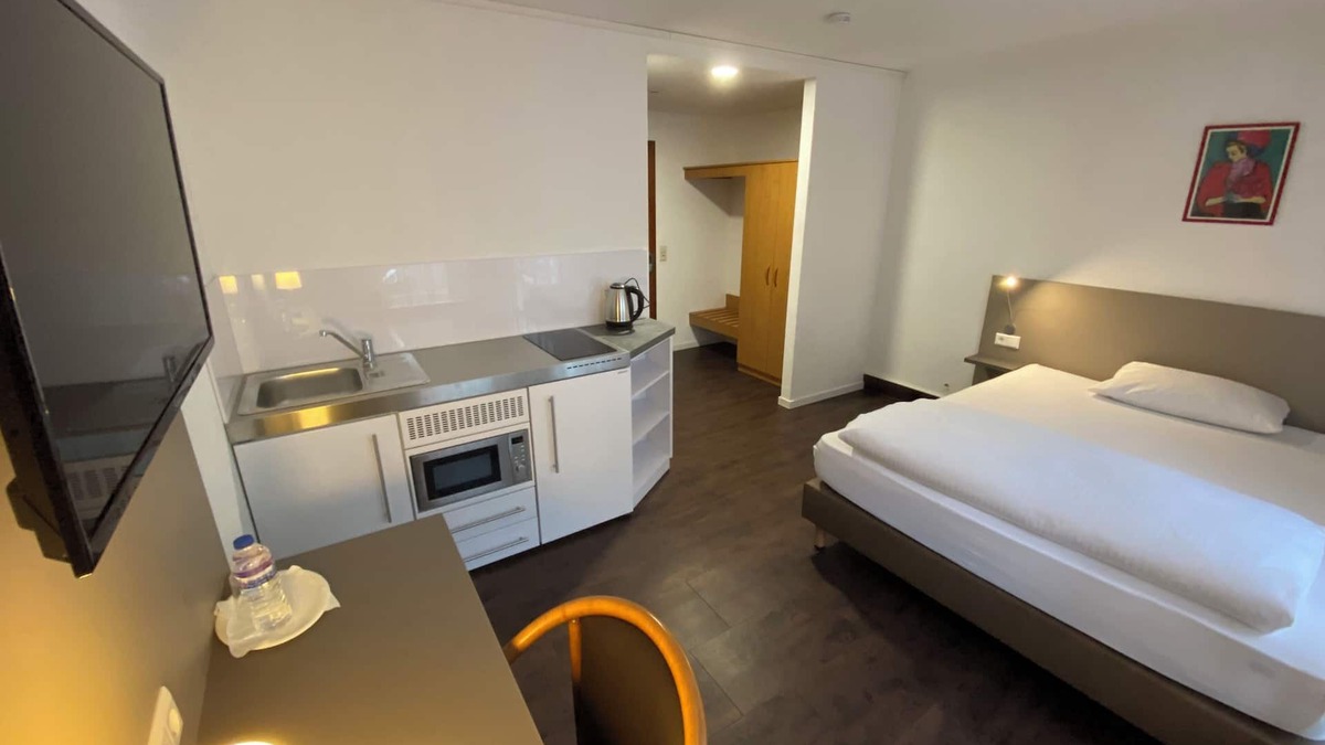 Pleidelsheim Hotel | Hotel am Schillerplatz