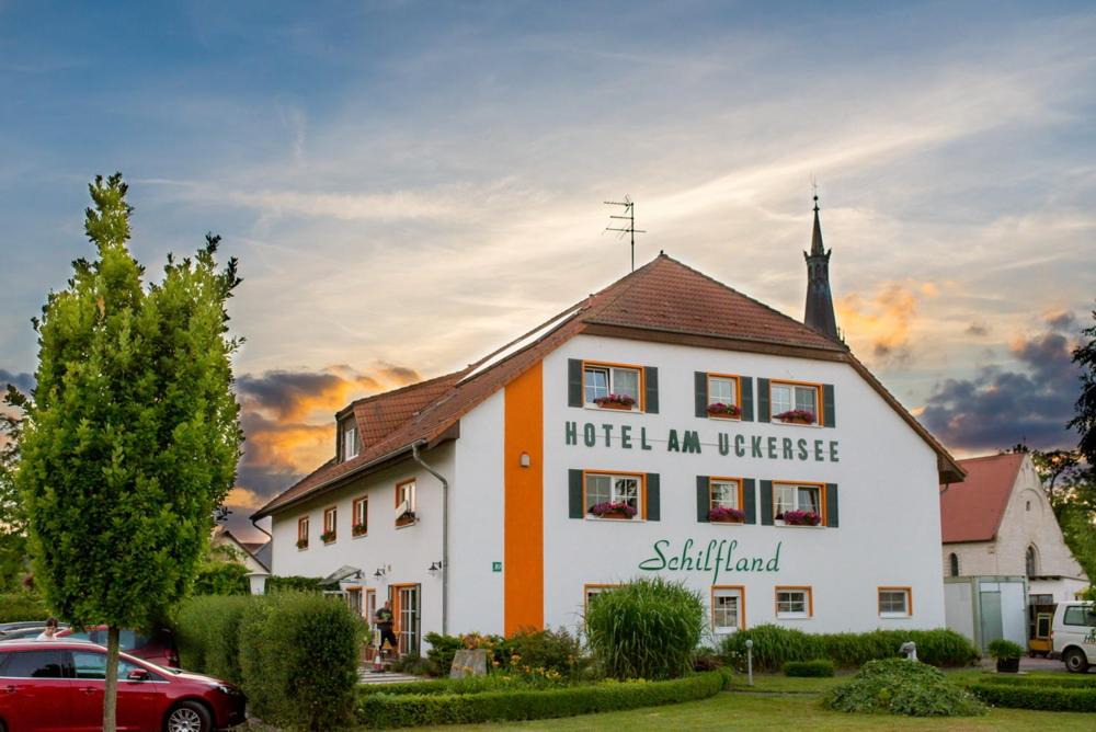 Ropersdorf Hotel | Hotel am Uckersee