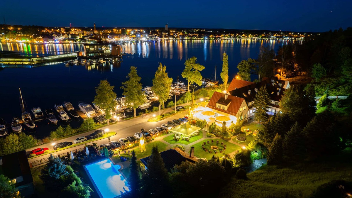 Mikolajki Hotel | Hotel Amax