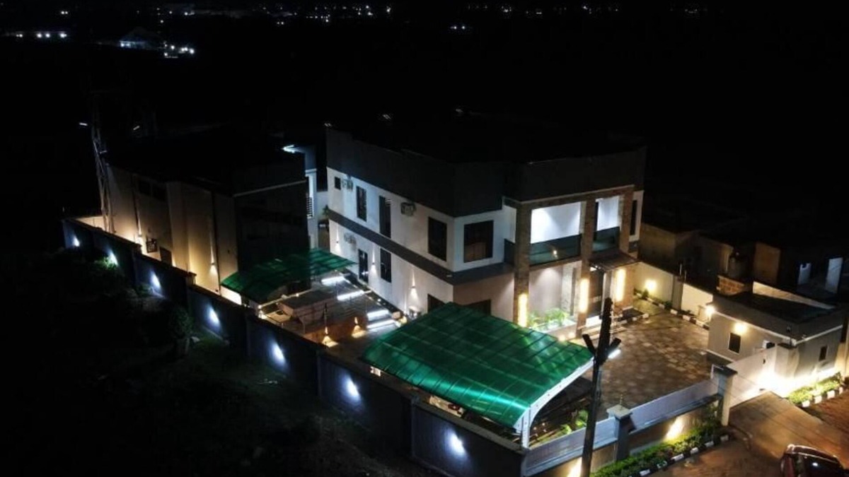 Jos Hotel | Hotel and Luxury Apartment by Trips