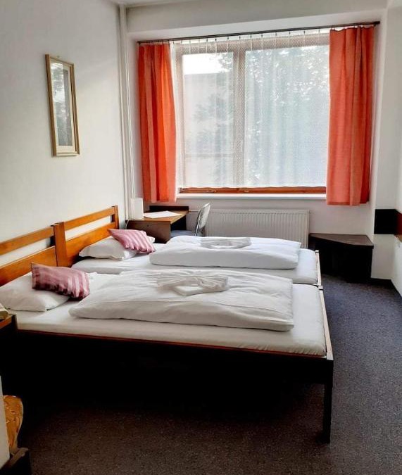 Valasske Mezirici Hotel | Hotel Apollo