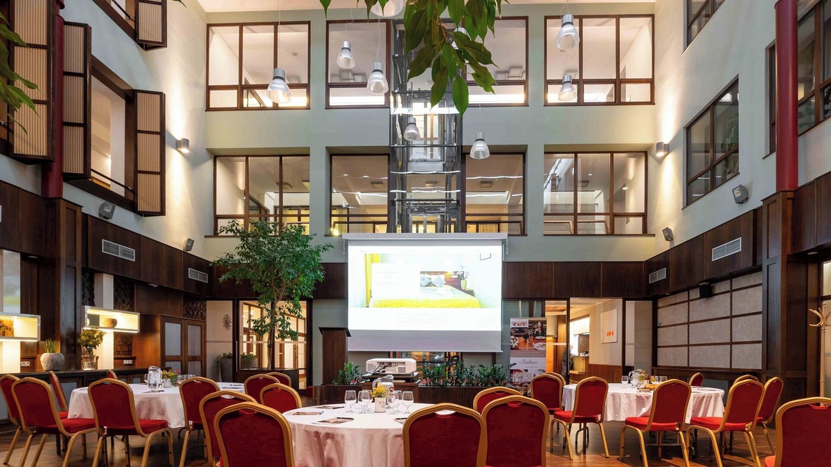 Zlin Hotel | Hotel Baltaci Atrium