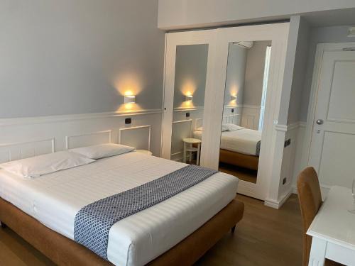 Giugliano in Campania House | Hotel Barbarella Swimming