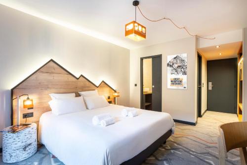 Albertville Hotel | Hotel Base Camp Lodge - Albertville