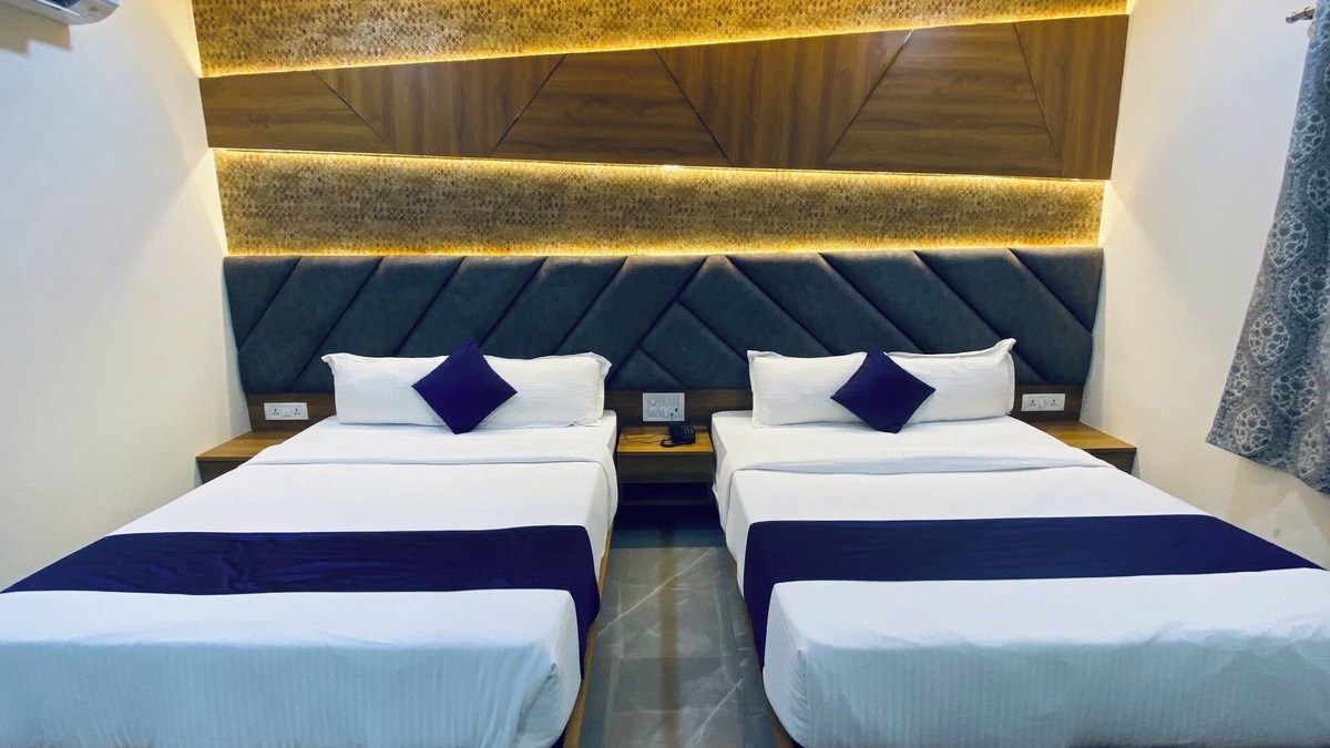 Dharavi Hotel | Hotel BKC Gold View