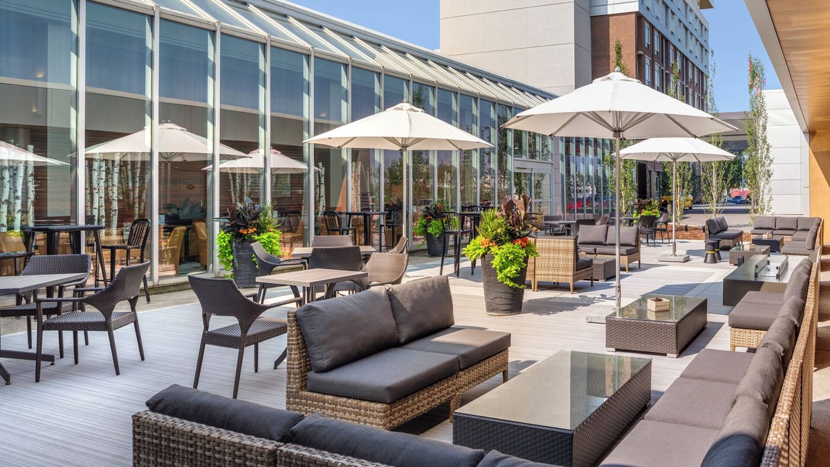 Southeast Calgary Hotel | Hotel Blackfoot