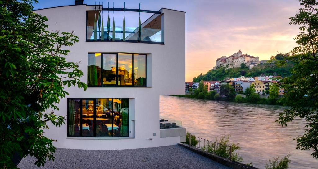 Ach Hotel | Hotel Burgblick, bei Burghausen