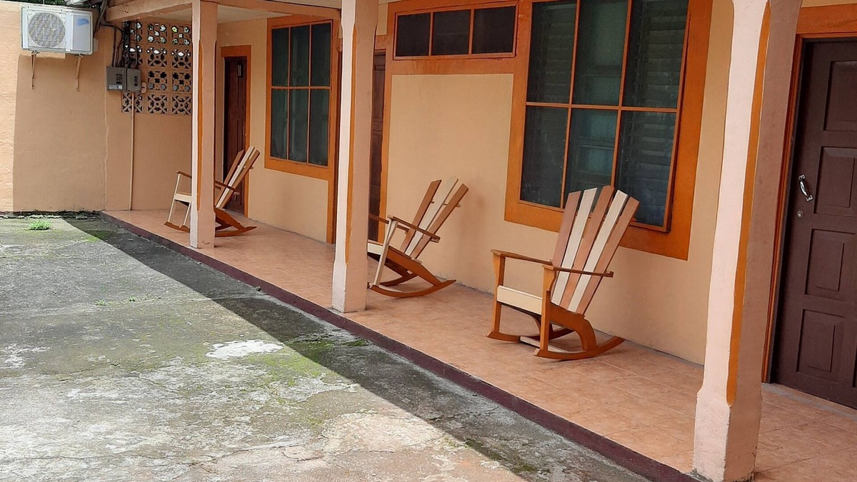 San Carlos Hotel | Hotel Cabinas Leyko
