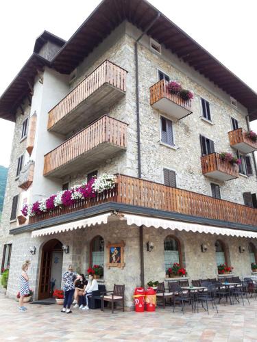 Serina Hotel | Hotel Carrara