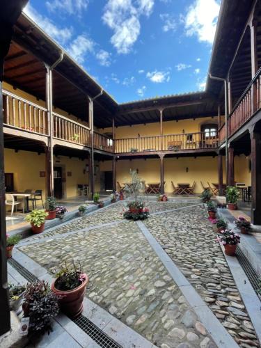 Salas Hotel | Hotel Castillo Valdés Salas
