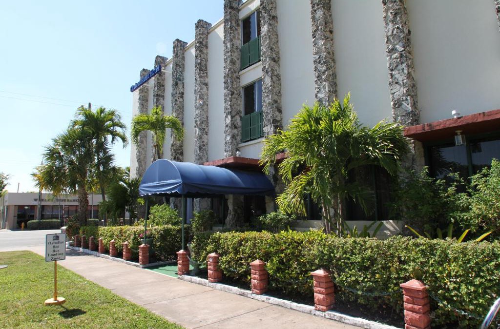 Douglas Hotel | Hotel Chateaubleau